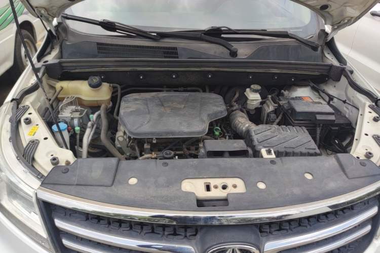 Used BAIC Weiwang M50F 2017 1.3T Standard Model Engine Bay