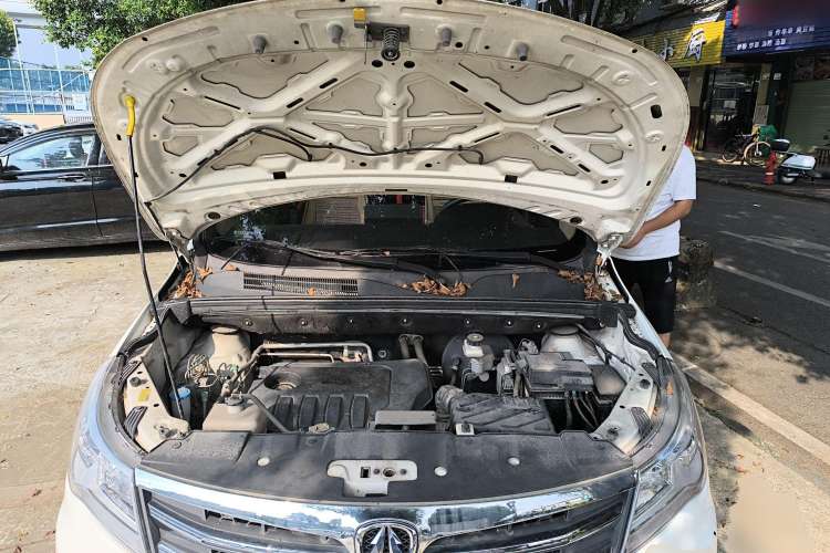 Used BAIC Weiwang M50F 2017 1.5L Standard Model Engine Bay