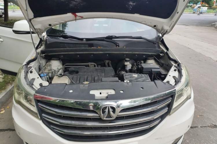 Used BAIC Weiwang M50F 2017 1.5L Luxury Model Engine Bay