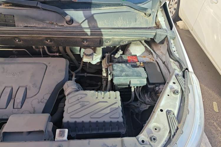 Used BAIC Weiwang M50F 2017 1.5L Luxury Model Engine Bay Left