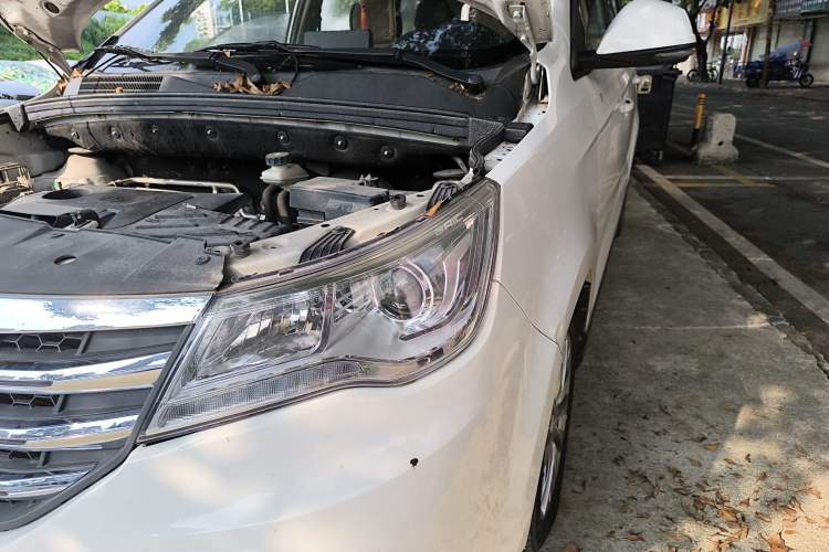 Used BAIC Weiwang M50F 2017 1.5L Standard Model Engine Bay Left