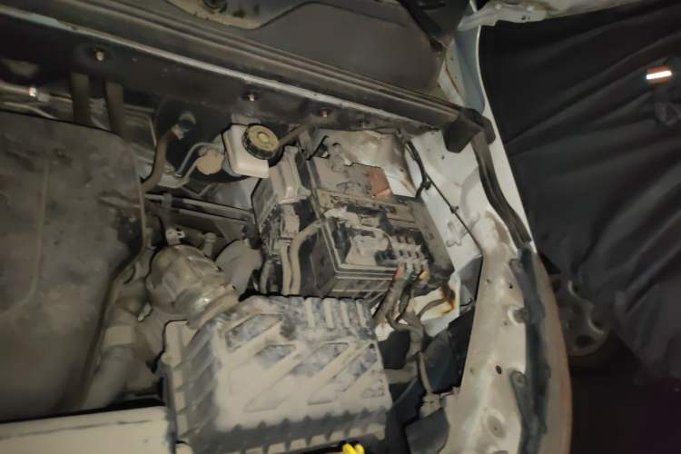 Used BAIC Weiwang M50F 2017 1.5L Luxury Model Engine Bay Left