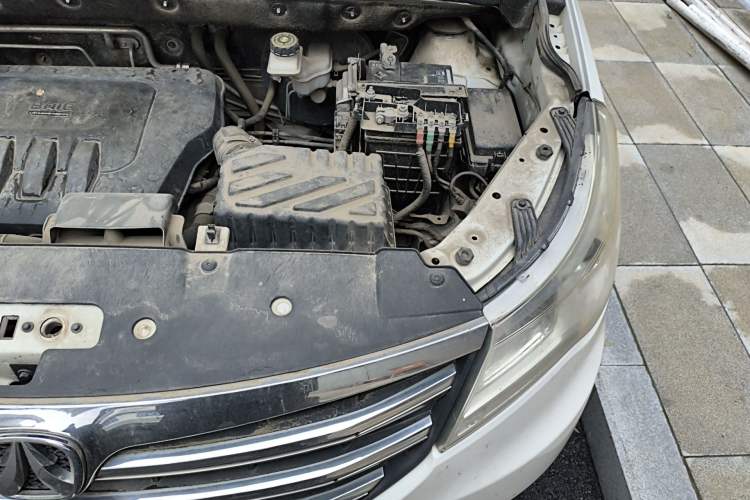 Used BAIC Weiwang M50F 2017 1.5L Comfort Edition Engine Bay Left