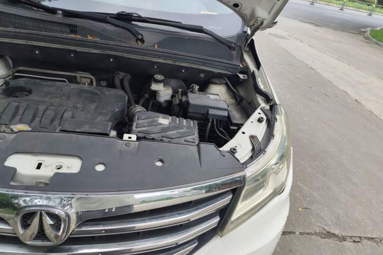 Used BAIC Weiwang M50F 2017 1.5L Luxury Model Engine Bay Left
