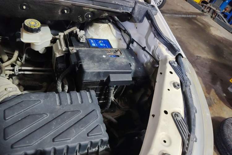 Used BAIC Weiwang M50F 2017 1.5L Standard Model Engine Bay Left