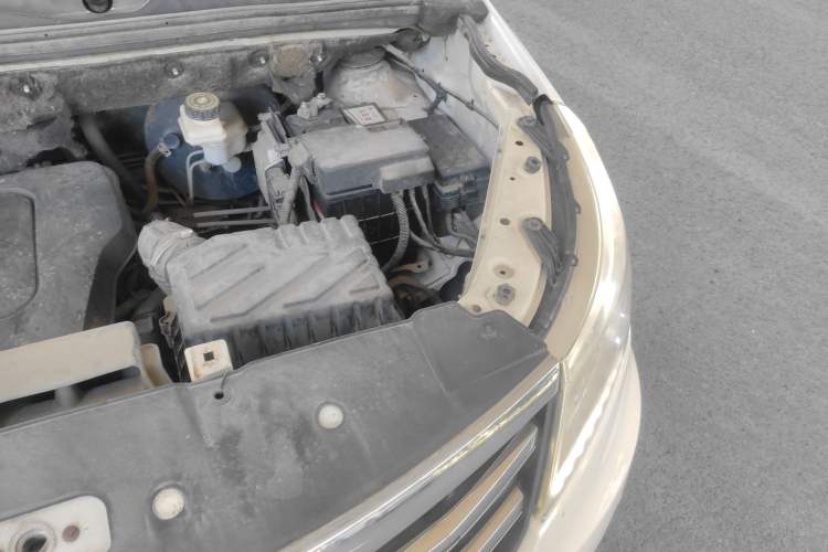 Used BAIC Weiwang M50F 2017 1.5L Luxury Model Engine Bay Left