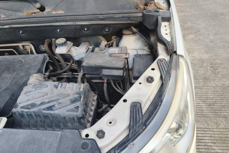 Used BAIC Weiwang M50F 2017 1.5L Luxury Model Engine Bay Left