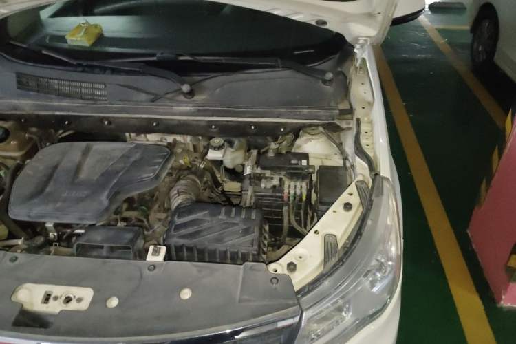 Used BAIC Weiwang M50F 2017 1.3T Comfort Edition Engine Bay Left
