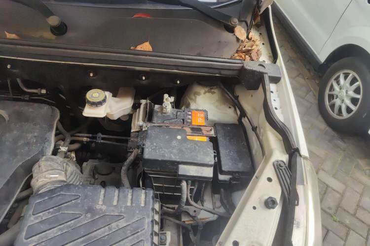 Used BAIC Weiwang M50F 2017 1.5L Standard Model Engine Bay Left