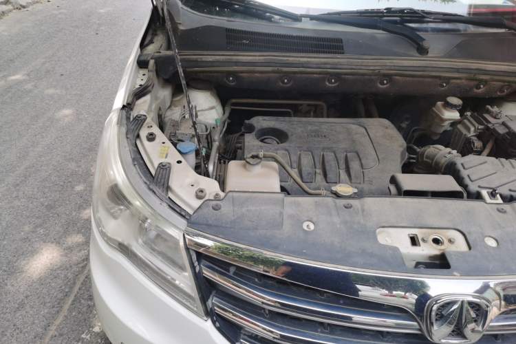 Used BAIC Weiwang M50F 2017 1.5L Luxury Model Engine Bay Right
