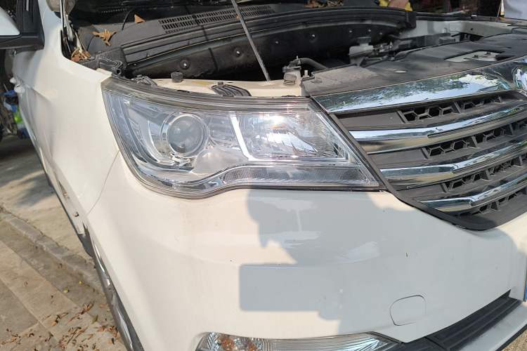 Used BAIC Weiwang M50F 2017 1.5L Standard Model Engine Bay Right