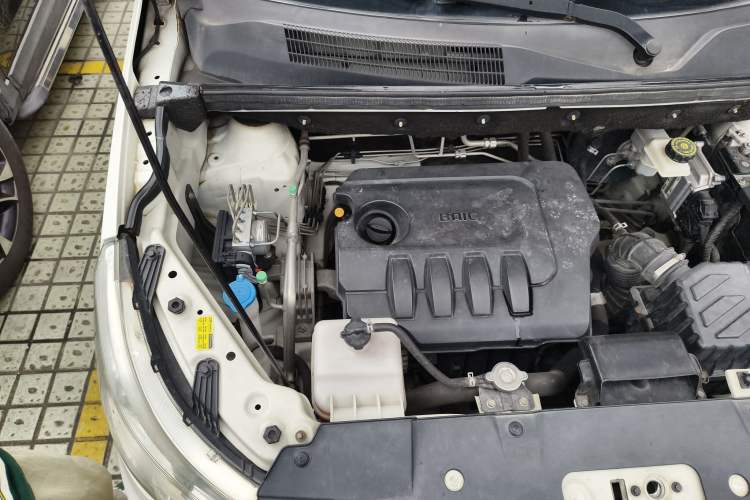 Used BAIC Weiwang M50F 2017 1.5L Comfort Edition Engine Bay Right