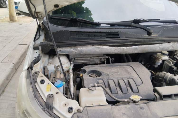 Used BAIC Weiwang M50F 2017 1.5L Standard Model Engine Bay Right