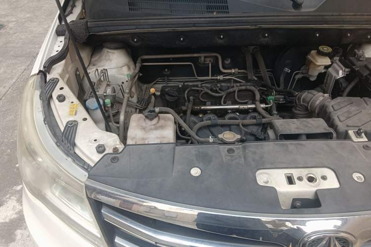 Used BAIC Weiwang M50F 2017 1.5L Comfort Edition Engine Bay Right