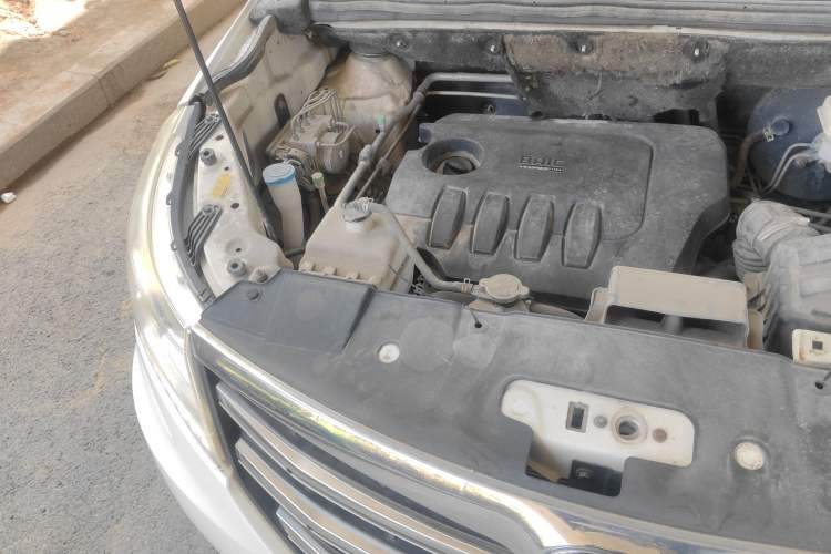 Used BAIC Weiwang M50F 2017 1.5L Luxury Model Engine Bay Right