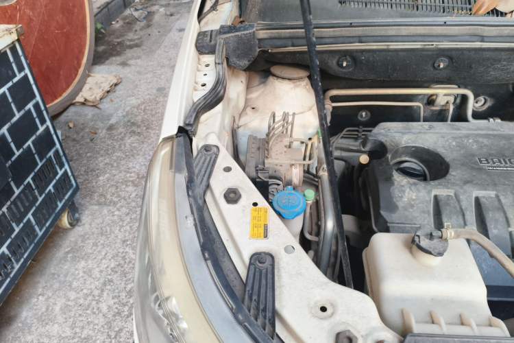 Used BAIC Weiwang M50F 2017 1.5L Luxury Model Engine Bay Right