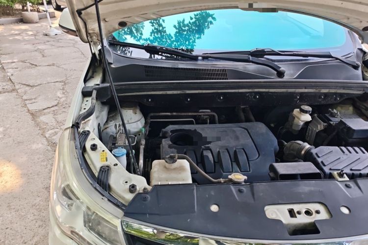 Used BAIC Weiwang M50F 2017 1.5L Standard Model Engine Bay Right