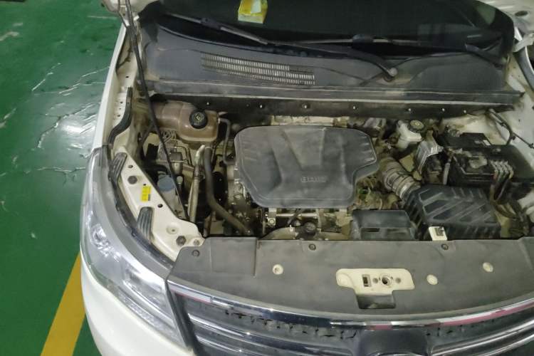 Used BAIC Weiwang M50F 2017 1.3T Comfort Edition Engine Bay Right