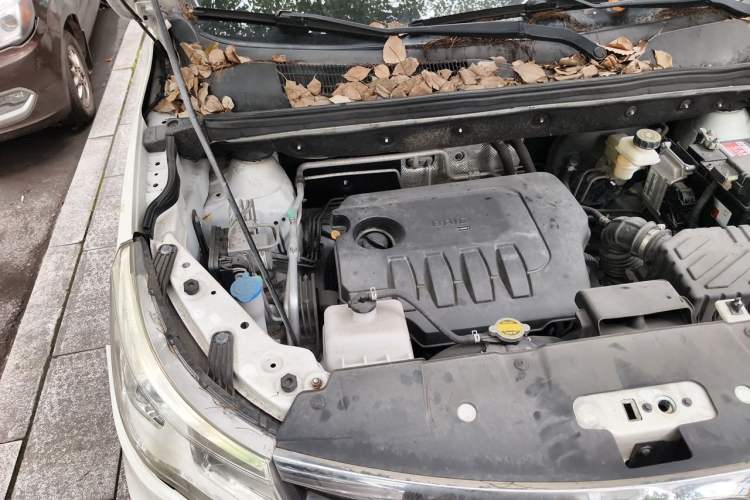 Used BAIC Weiwang M50F 2017 1.5L Comfort Edition Engine Bay Right