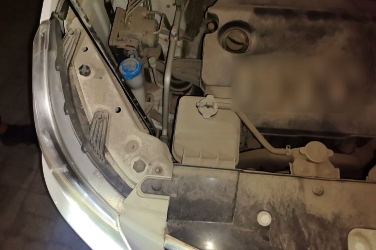 Used BAIC Weiwang M50F 2017 1.5L Comfort Edition Engine Bay Right