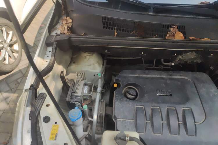 Used BAIC Weiwang M50F 2017 1.5L Standard Model Engine Bay Right