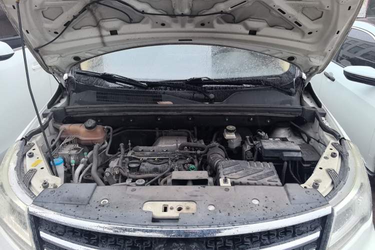 Used BAIC Weiwang M50F 2017 1.3T Standard Model Engine Bay