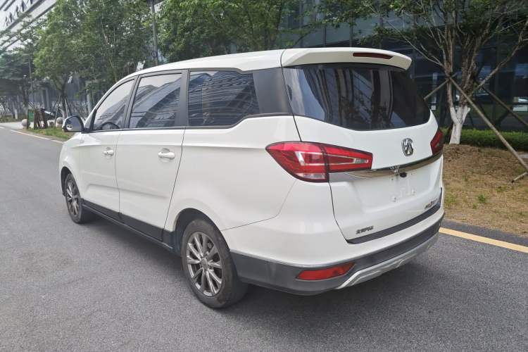 Used BAIC Weiwang M50F 2017 1.5L Standard Model Exterior 1