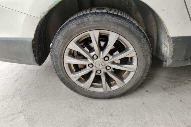 Used BAIC Weiwang M50F 2017 1.5L Comfort Edition Exterior 5