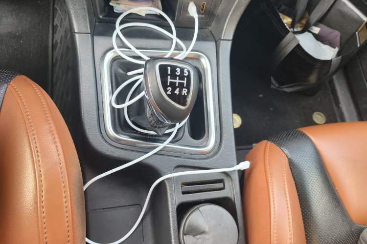 Used BAIC Weiwang M50F 2017 1.5L Comfort Edition Gear Lever