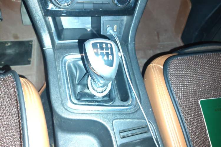Used BAIC Weiwang M50F 2017 1.5L Luxury Model Gear Lever