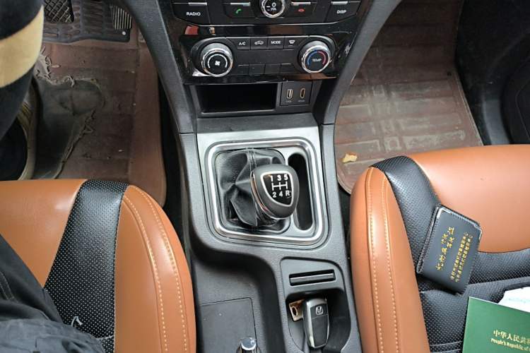 Used BAIC Weiwang M50F 2017 1.5L Comfort Edition Gear Lever