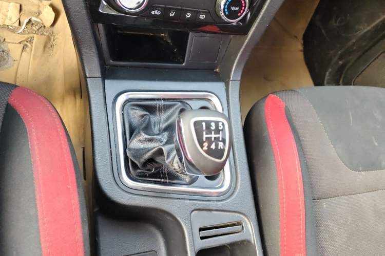 Used BAIC Weiwang M50F 2017 1.5L Standard Model Gear Lever