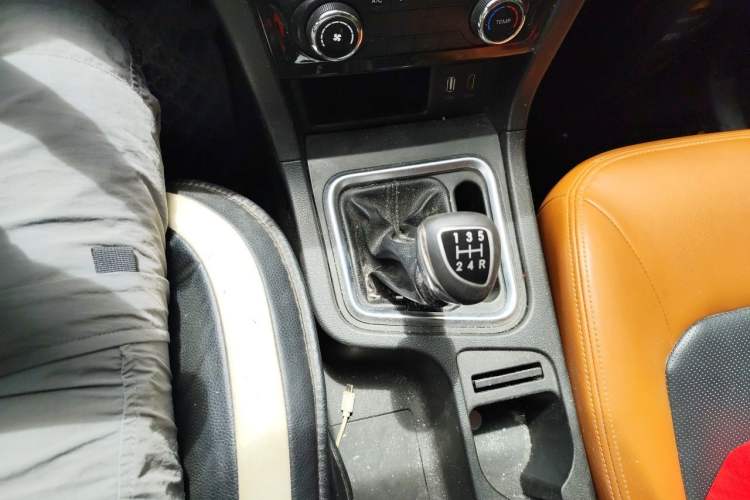 Used BAIC Weiwang M50F 2017 1.5L Luxury Model Gear Lever