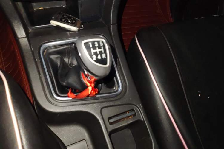 Used BAIC Weiwang M50F 2017 1.5L Standard Model Gear Lever