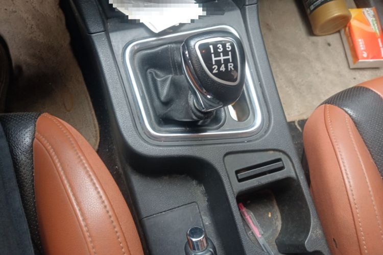 Used BAIC Weiwang M50F 2017 1.5L Comfort Edition Gear Lever