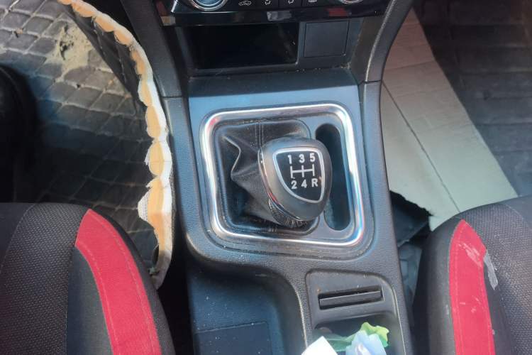 Used BAIC Weiwang M50F 2017 1.5L Value Edition Gear Lever