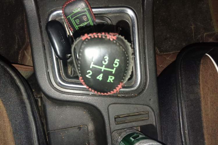 Used BAIC Weiwang M50F 2017 1.5L Luxury Model Gear Lever