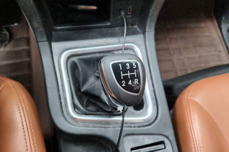 Used BAIC Weiwang M50F 2017 1.5L Comfort Edition Gear Lever