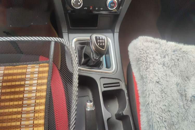 Used BAIC Weiwang M50F 2017 1.5L Standard Model Gear Lever