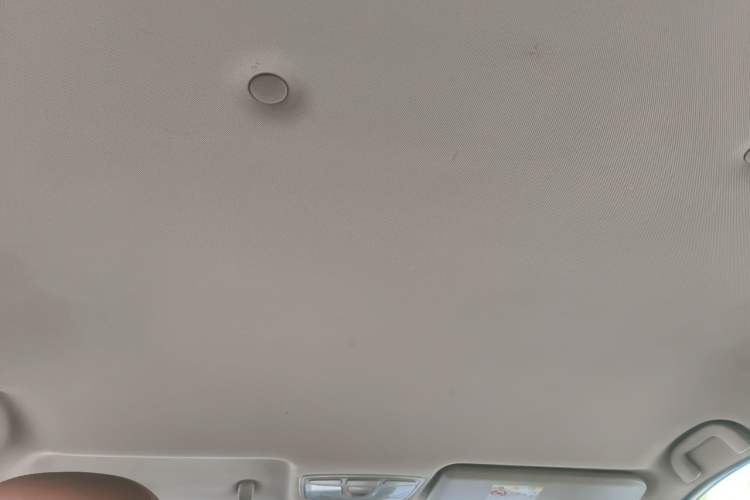 Used BAIC Weiwang M50F 2017 1.5L Comfort Edition Headliner