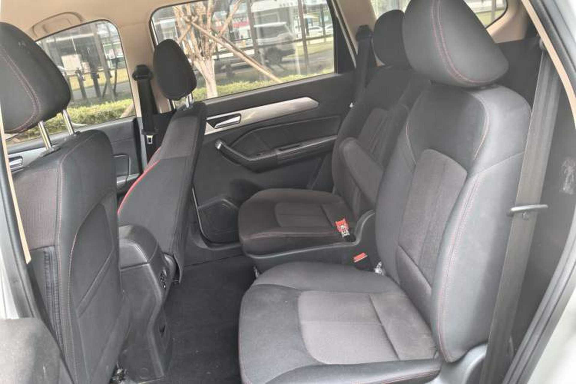 Used BAIC Weiwang M50F 2017 1.5L Standard Model Interior 1