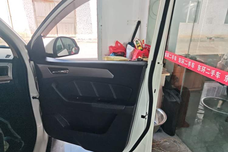 Used BAIC Weiwang M50F 2017 1.5L Comfort Edition Interior 5