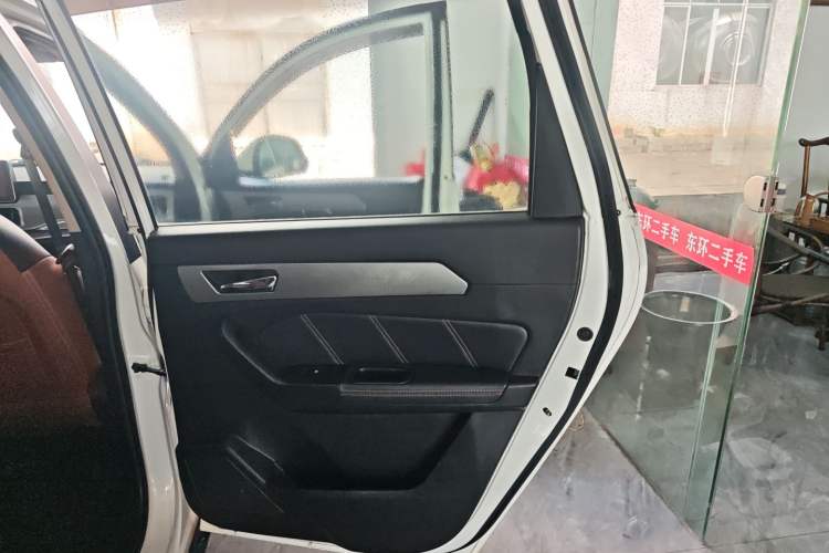 Used BAIC Weiwang M50F 2017 1.5L Comfort Edition Interior 6
