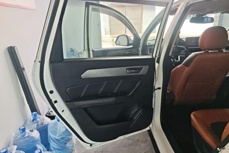 Used BAIC Weiwang M50F 2017 1.5L Comfort Edition Interior 8