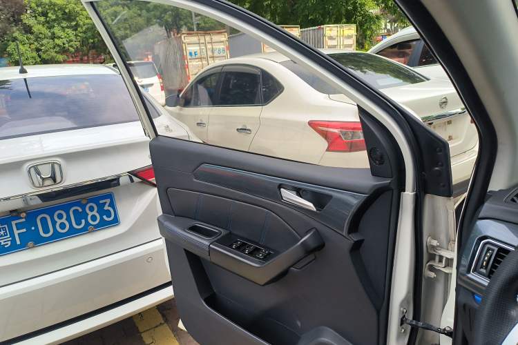 Used BAIC Weiwang M50F 2017 1.5L Standard Model Left Front Door Interior