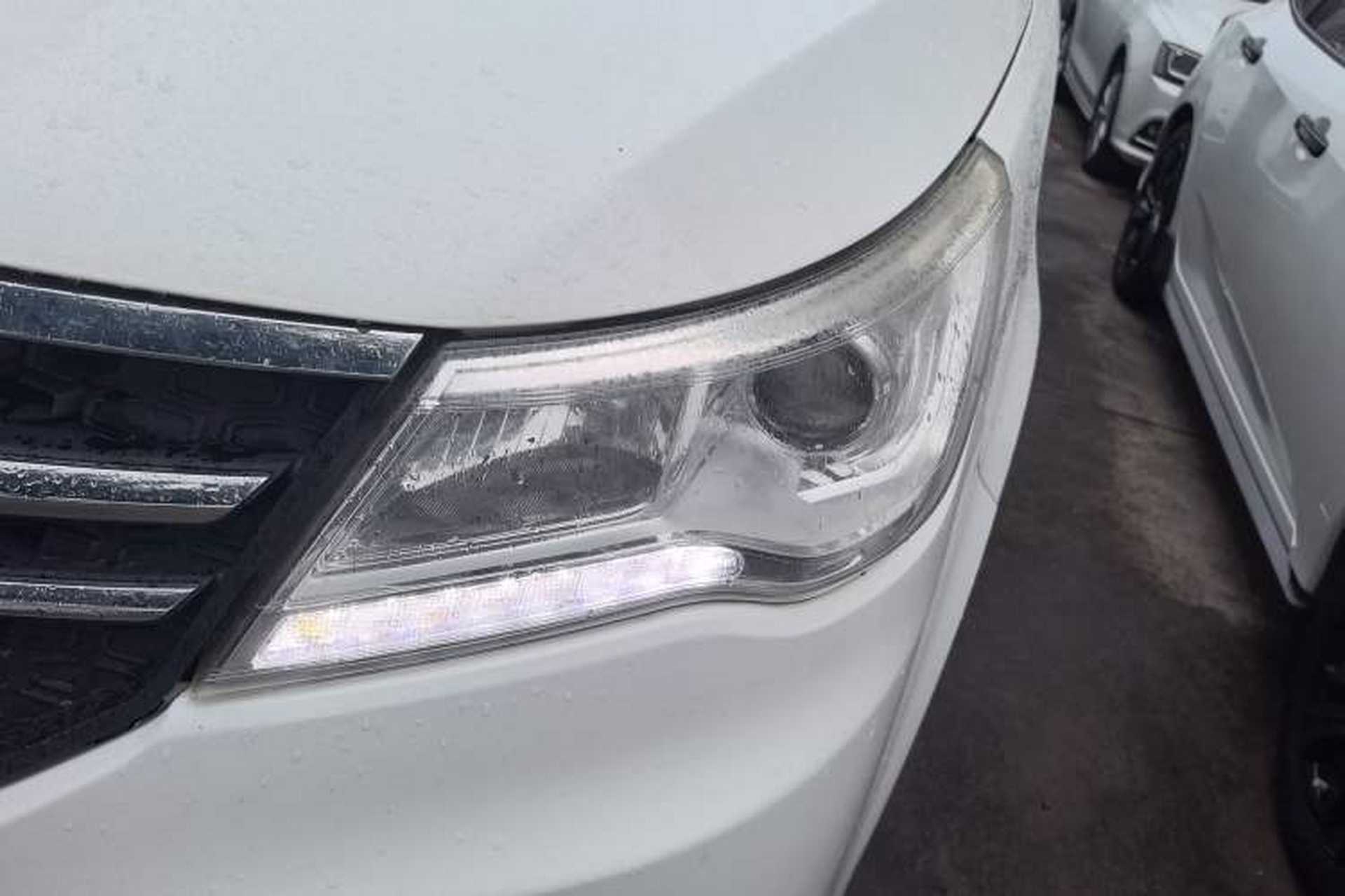 Used BAIC Weiwang M50F 2017 1.3T Standard Model Left Front Headlight