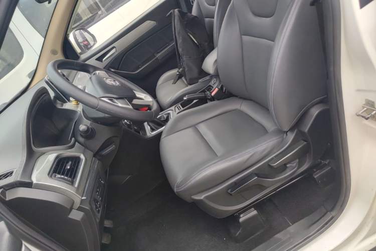 Used BAIC Weiwang M50F 2017 1.3T Standard Model Left Front Seat