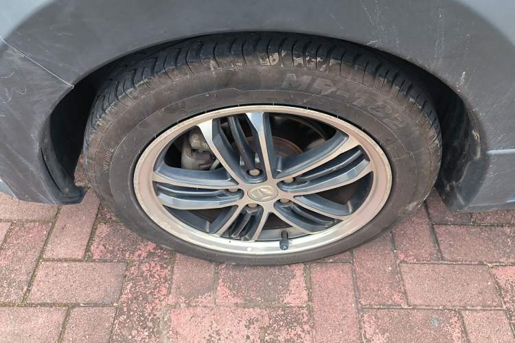 Used BAIC Weiwang M50F 2017 1.5L Standard Model Left Front Wheel Hub