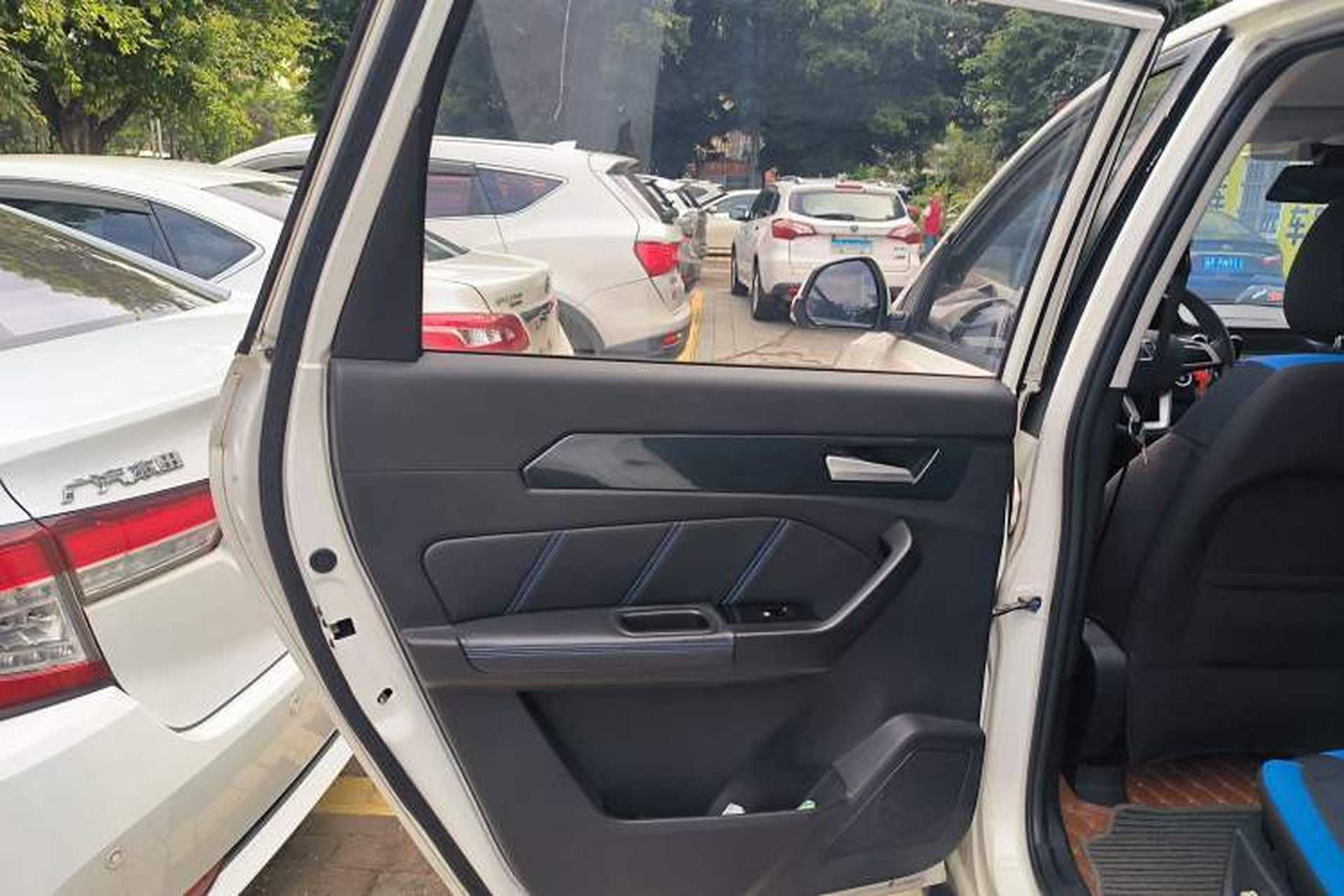 Used BAIC Weiwang M50F 2017 1.5L Standard Model Left Rear Door Interior