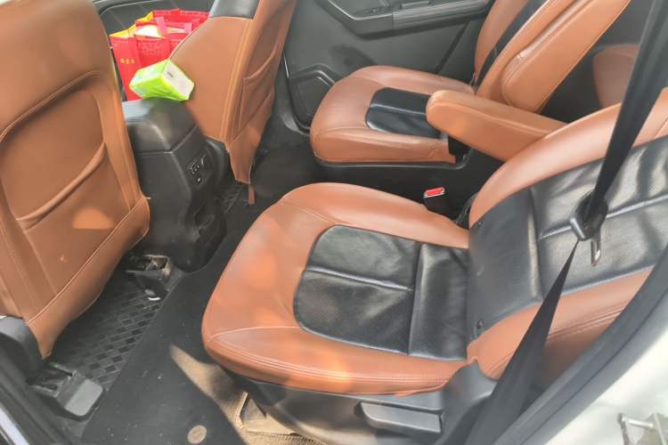 Used BAIC Weiwang M50F 2017 1.5L Comfort Edition Left Rear Seat